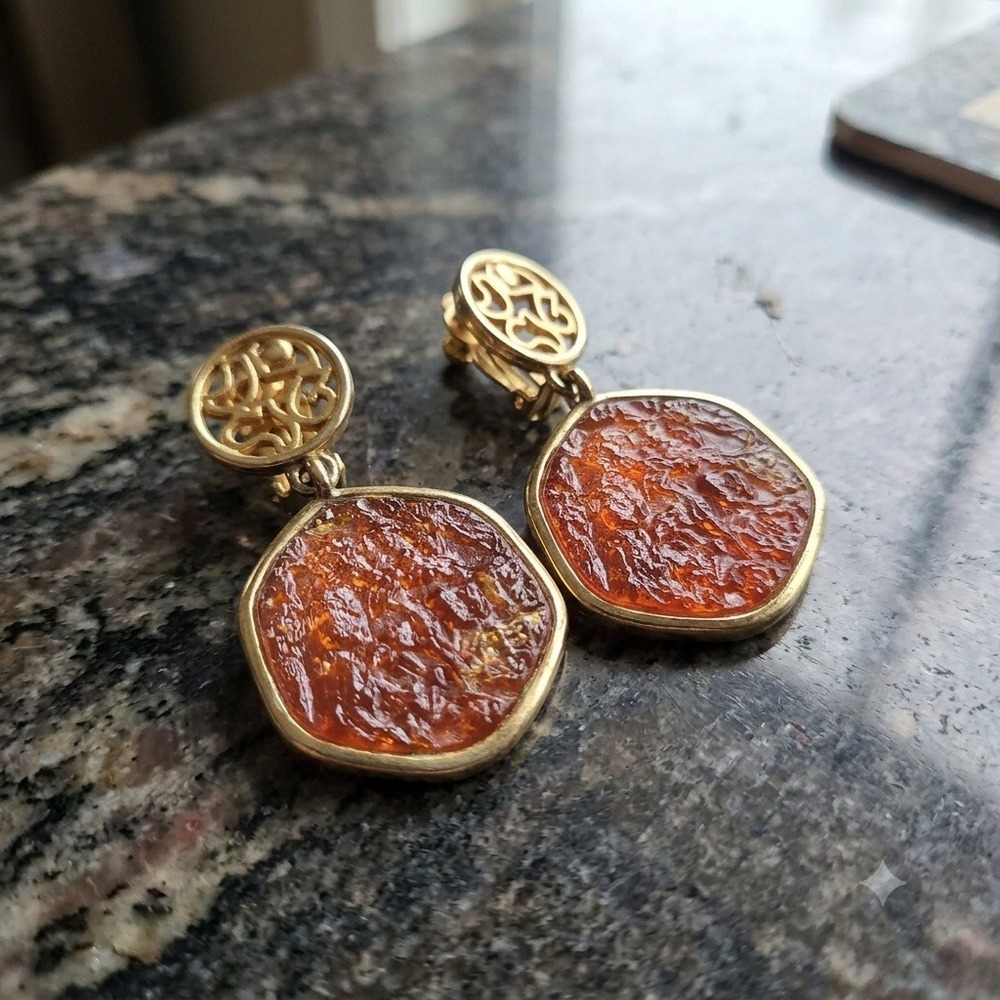 Vintage Sarah Coventry Taste of Honey Amber Gold Tone Clip On Drop Earrings
